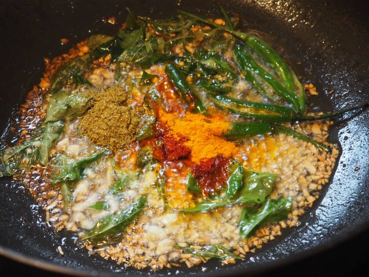 ඉවුම් පිහුම් සඳහා සූදානම් වීම
